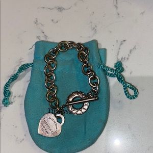 TIFFANY & CO. HEART TAG TOGGLE BRACELET